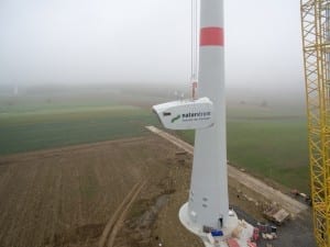NATURSTROM-Windpark Ramsthal: die Gondel wird gezogen © NATURSTROM AG