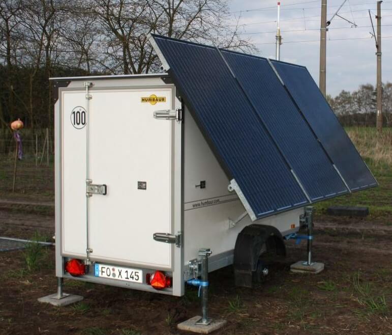 In Wöbbelin nahe Schwerin hat NATURSTROM einen LiDAR-Trailer aufgestellt, um die Windgeschwindigkeit zu messen © NATURSTROM AG