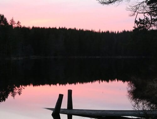 Sonnenuntergang in der wunderschönen Natur Schwedens.